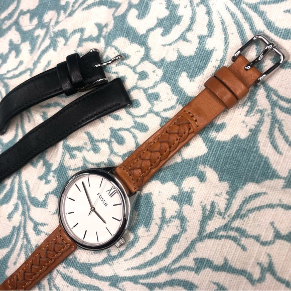 Fossil Watch w/ extra band - Picture 5 of 5